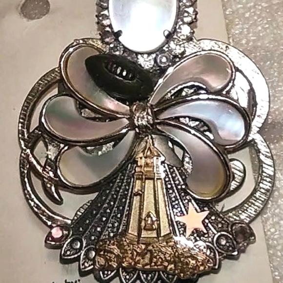 Pro Football Hall of Fame theme Angel Brooch - Picture 13 of 16